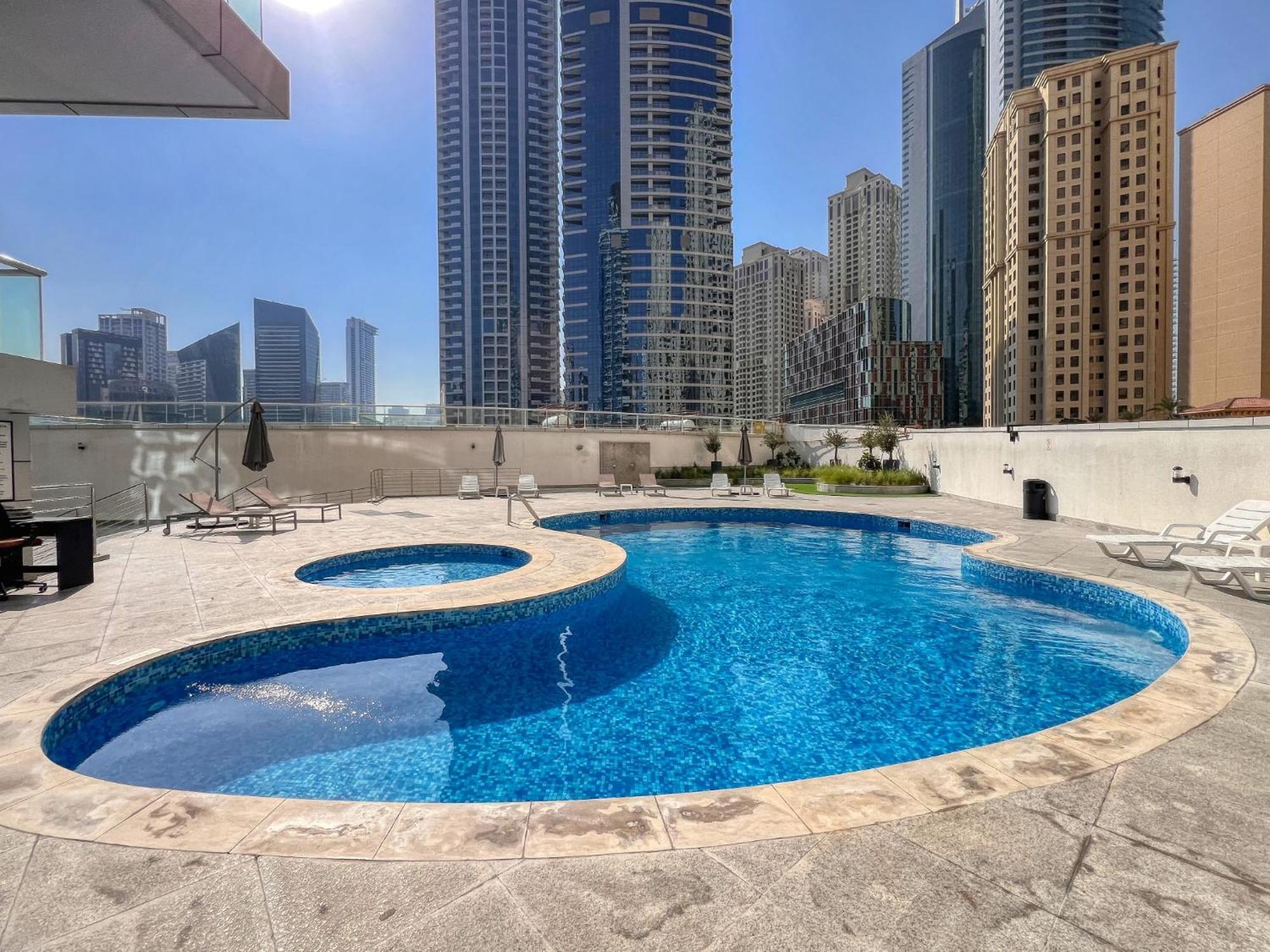 Enticing Space With Marina View Near The Beach! ดูไบ ภายนอก รูปภาพ